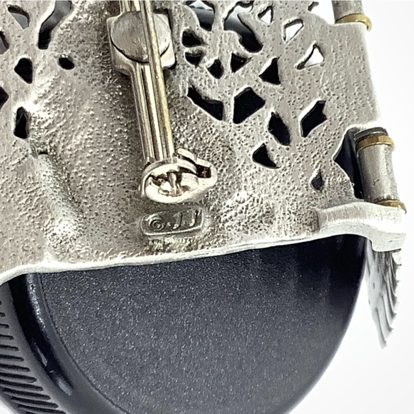 JJ Garden Gate / Bunny Rabbit Brooch - Picture 6 of 6